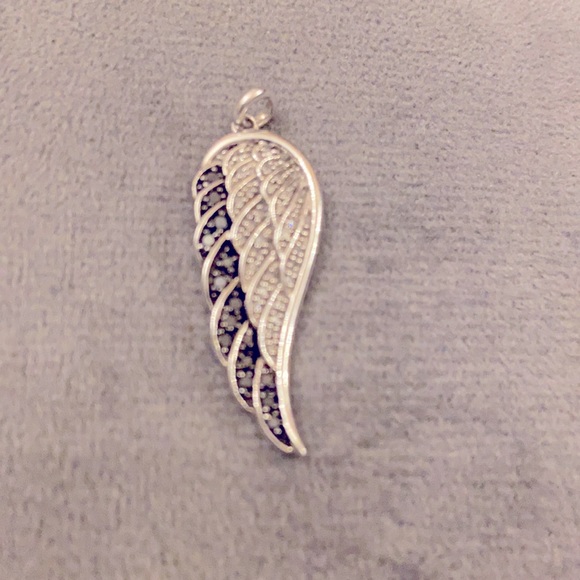 Jewelry - Natural Black spinel and sterling 925  Angel wing pendant